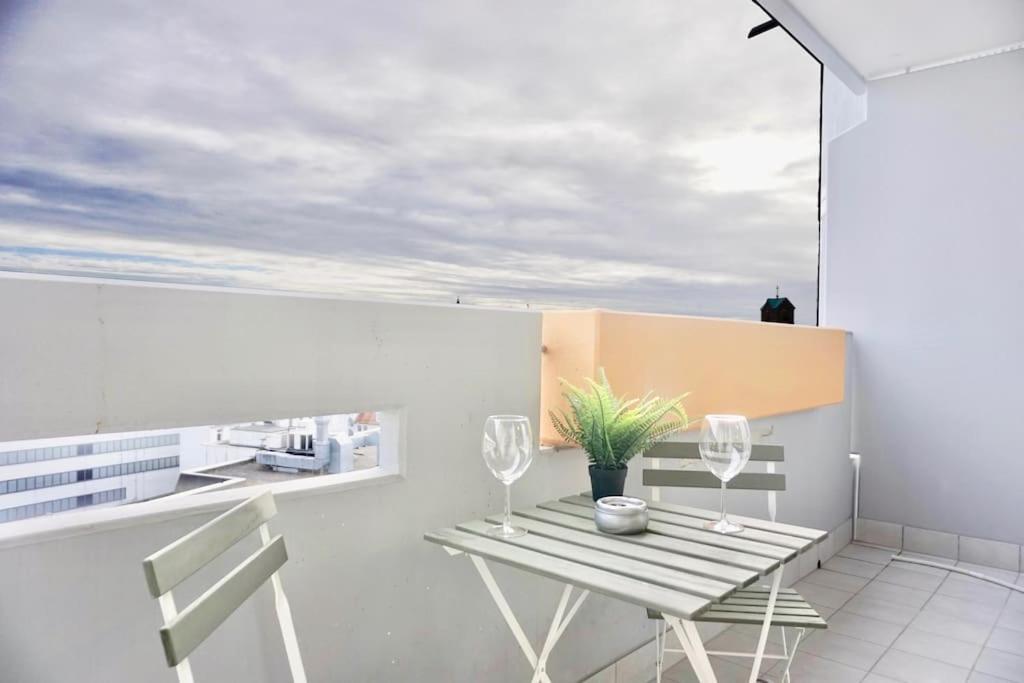 Neu Modernes Apartment In Top Lage, Free Parking Max 1,65M Hoehe Und 1,8M Breite Karlsruhe Buitenkant foto